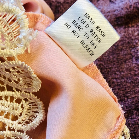 Sleeveless top - Picture 3 of 4